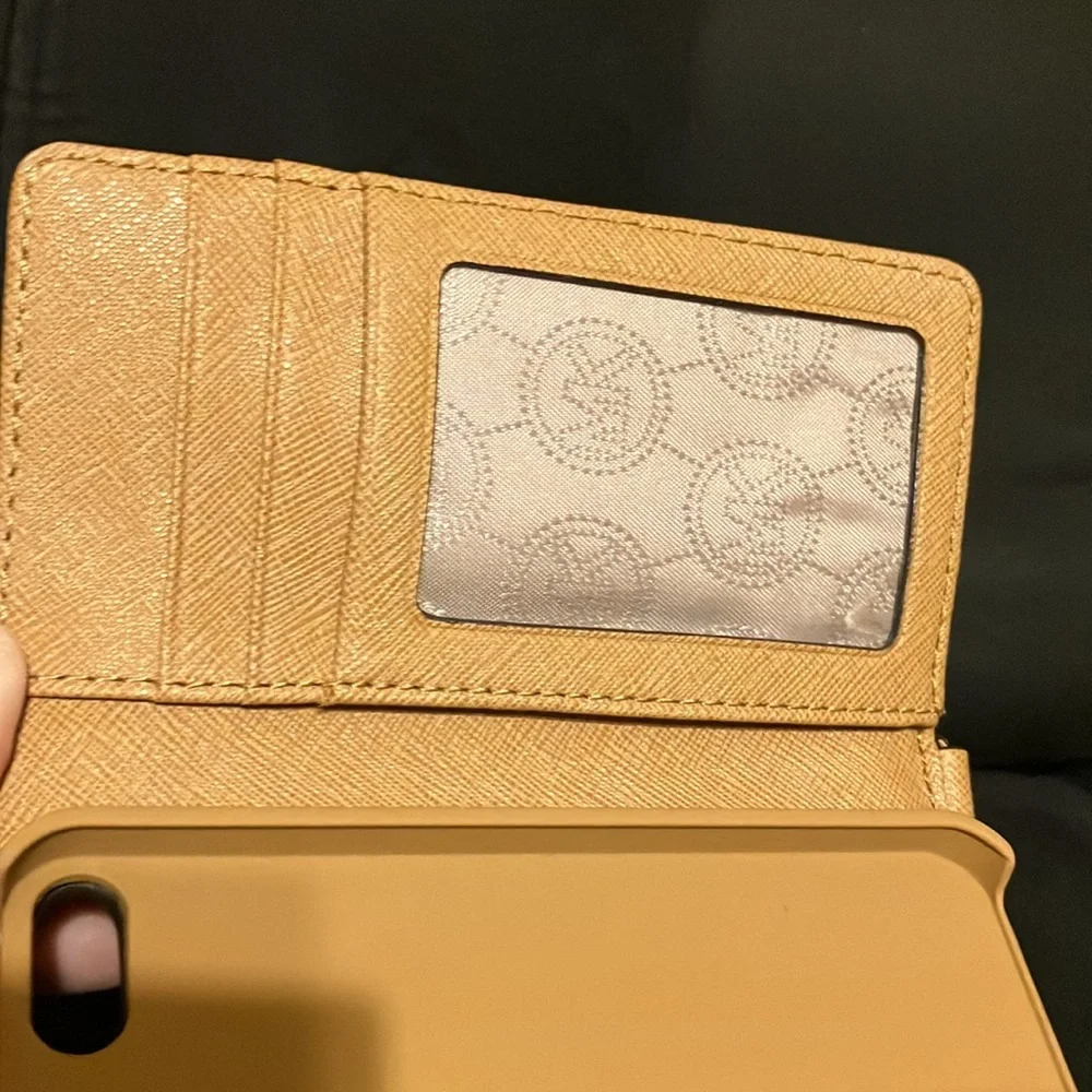 Michael Kors wristlet/phone case - Picture 11 of 17